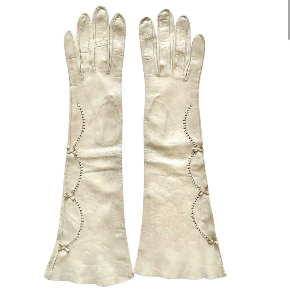 Elegant Cream Leather Gloves